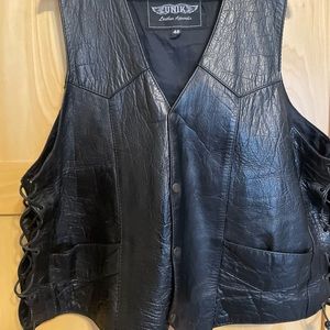 Men’s leather vest. 🏍️